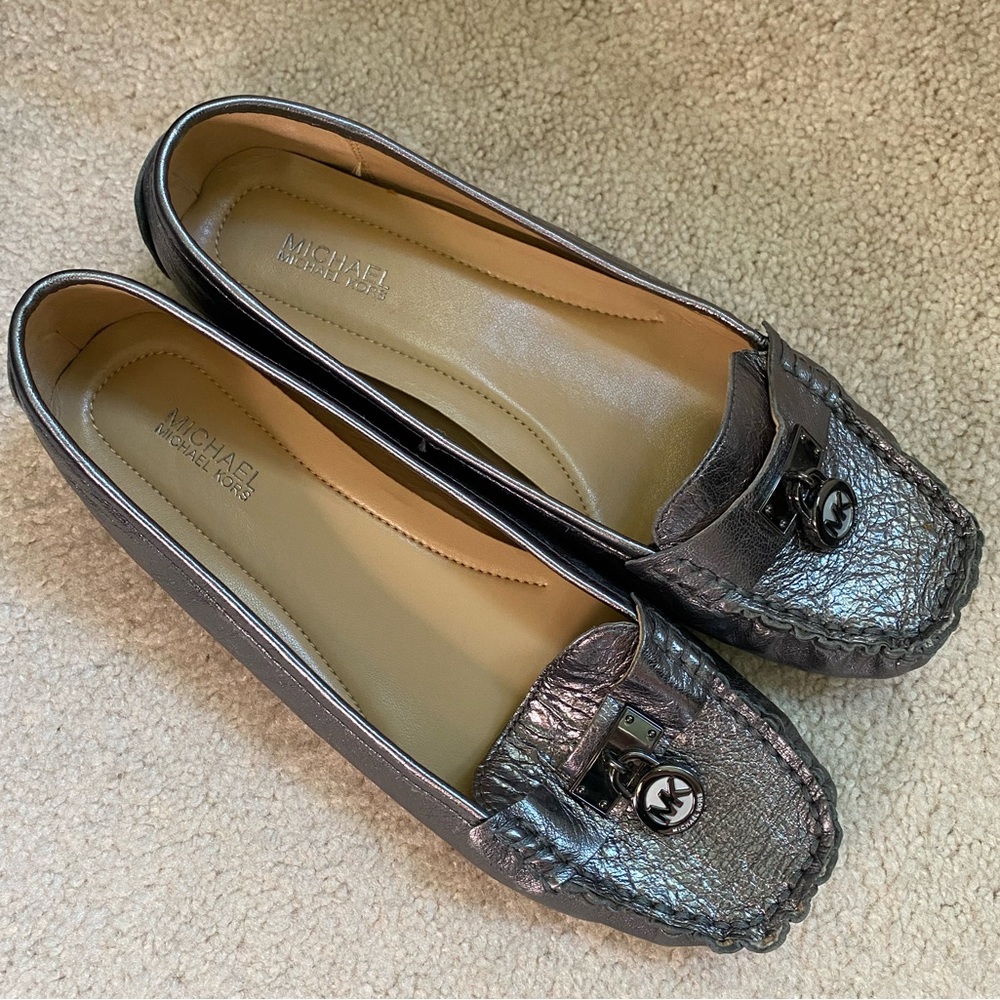 MICHAEL Michael Kors - Hamilton Loafer in silver, size 7.5